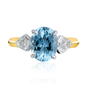 oval aquamarine wth diamond ring