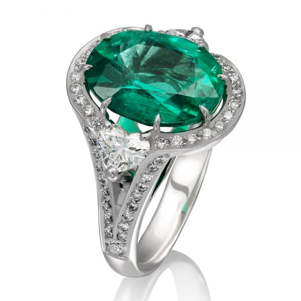 Oval Emerald Cluster Ring with Heart side side view