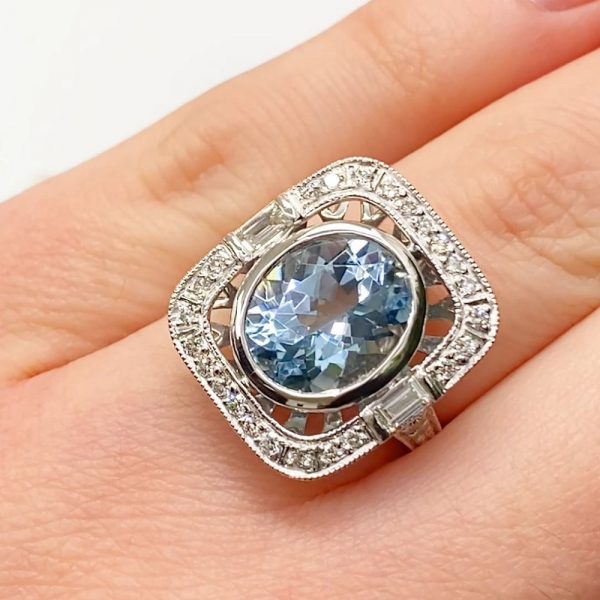 Oval cut Aquamarine art deco ring