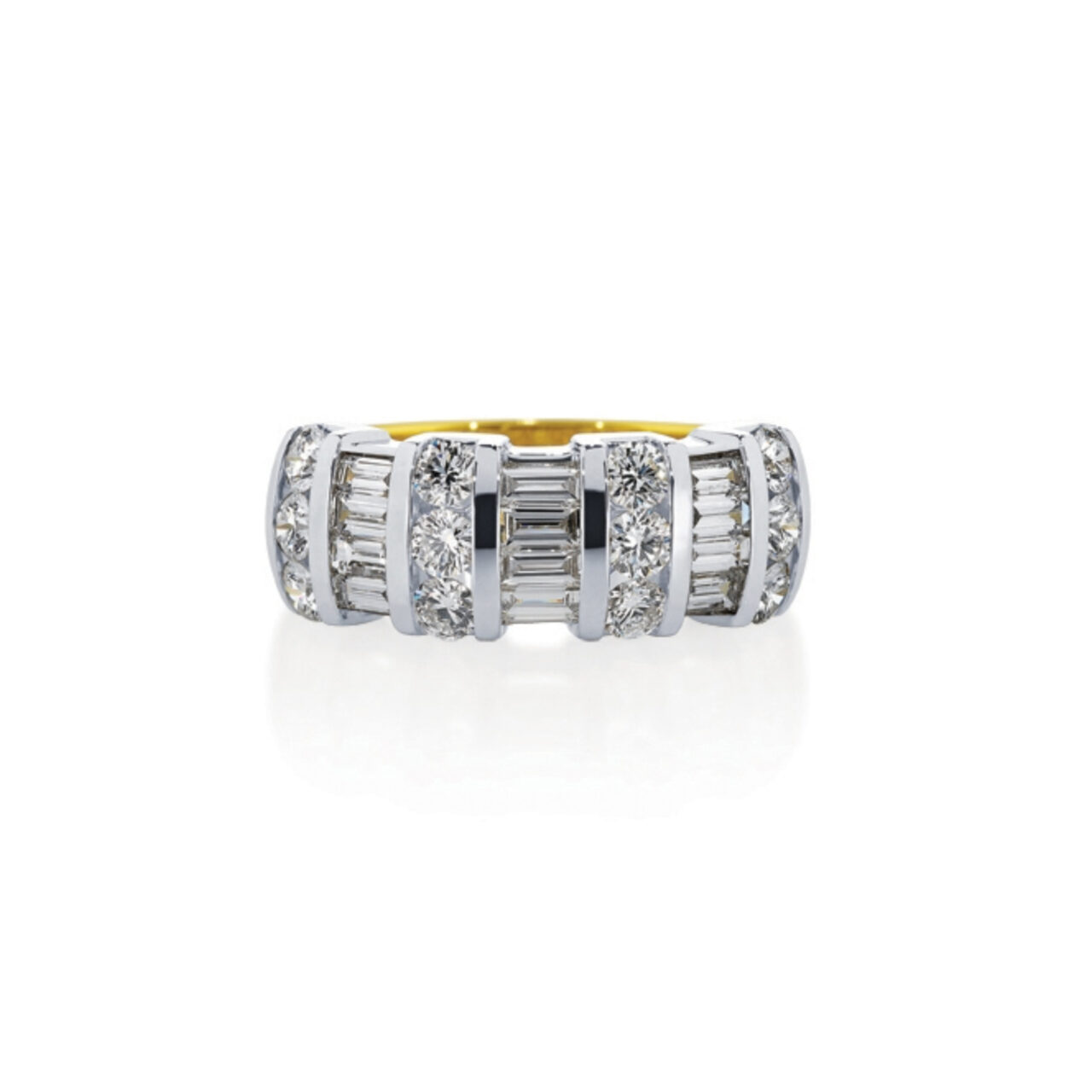 Round Brilliant Cut & Baguette Cut Diamond Ring
